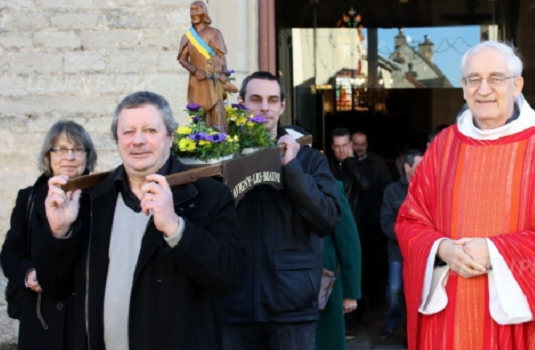 savigny-les-beaune-celebration-de-la-saint-vincent-par-le-syndicat-viticole.jpg